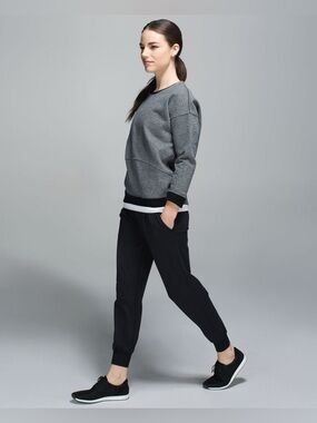 [EUC] $88 LULULEMON Keep Up Crew Heathered Speckled Black. Size 6-8 / Medium